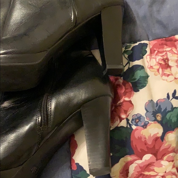 Women's Sz 9.5 Black Boots - Picture 6 of 9
